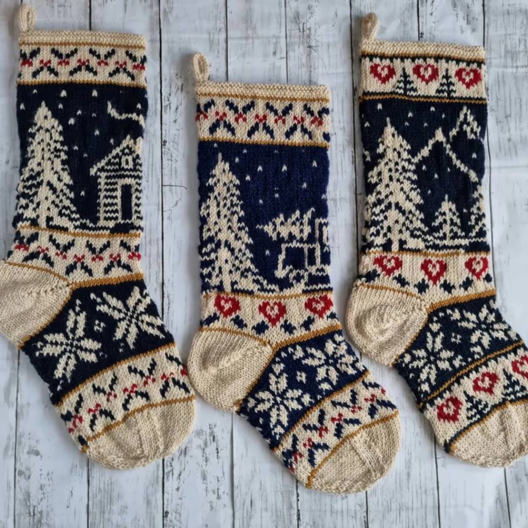 Traditional Log Cabin Hand Knitted Christmas Stockings © KirstysCozyKnits | etsy.com