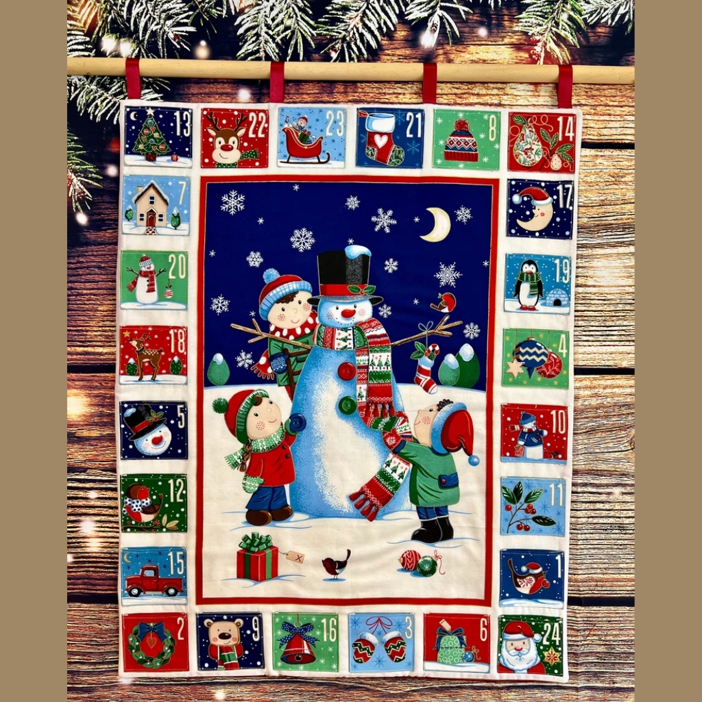 Build A Snowman Hanging Fabric Advent Calendar © AllSewnUpBySophia | etsy.com