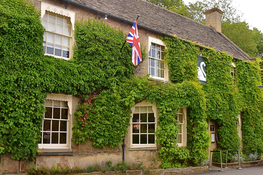 The Swan Hotel in Bibury © essentially-england.com