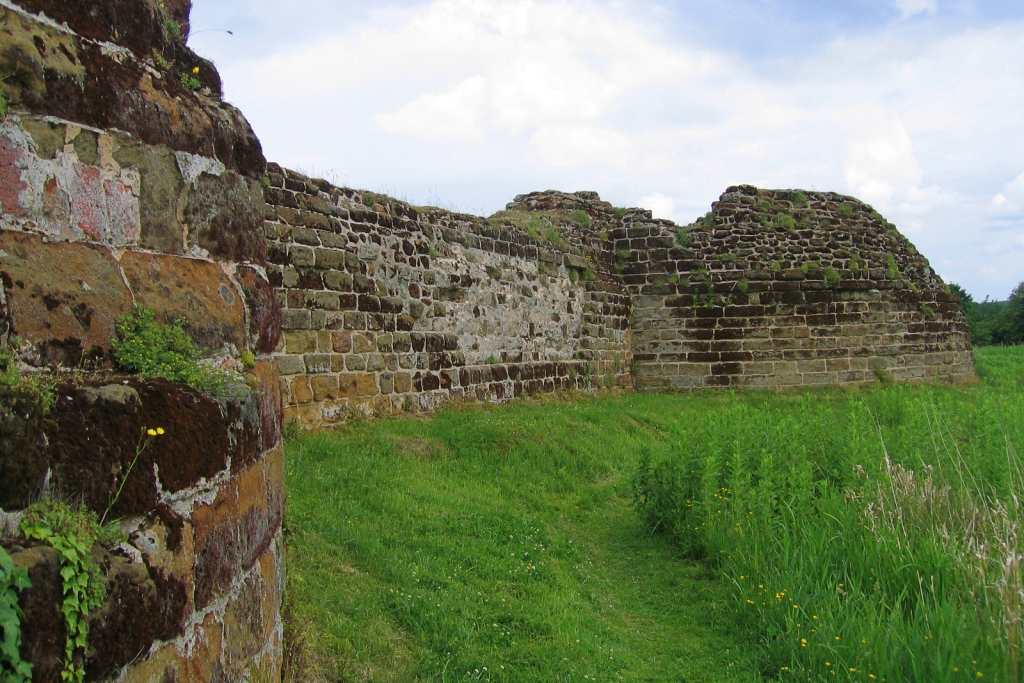 The Outside Wall Between the Receiver's Tower and King's Tower © essentially-england.com