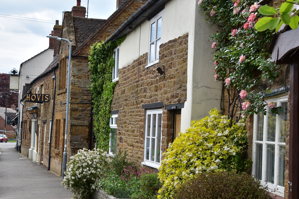 Braunston High Street © essentially-england.com