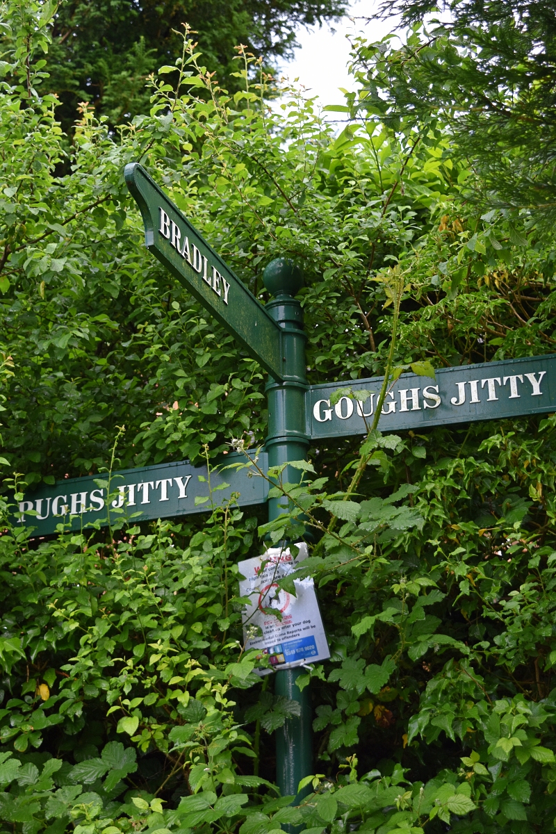 Jitty Sign Post © essentially-england.com