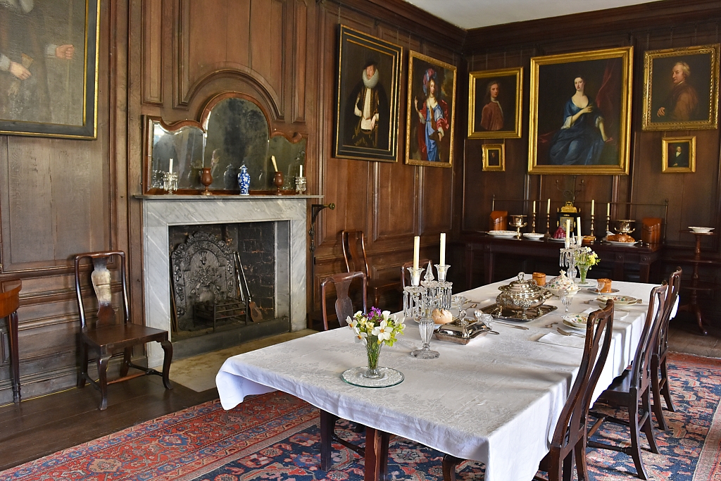 Canons Asbhy Dining Room © essentially-england.com
