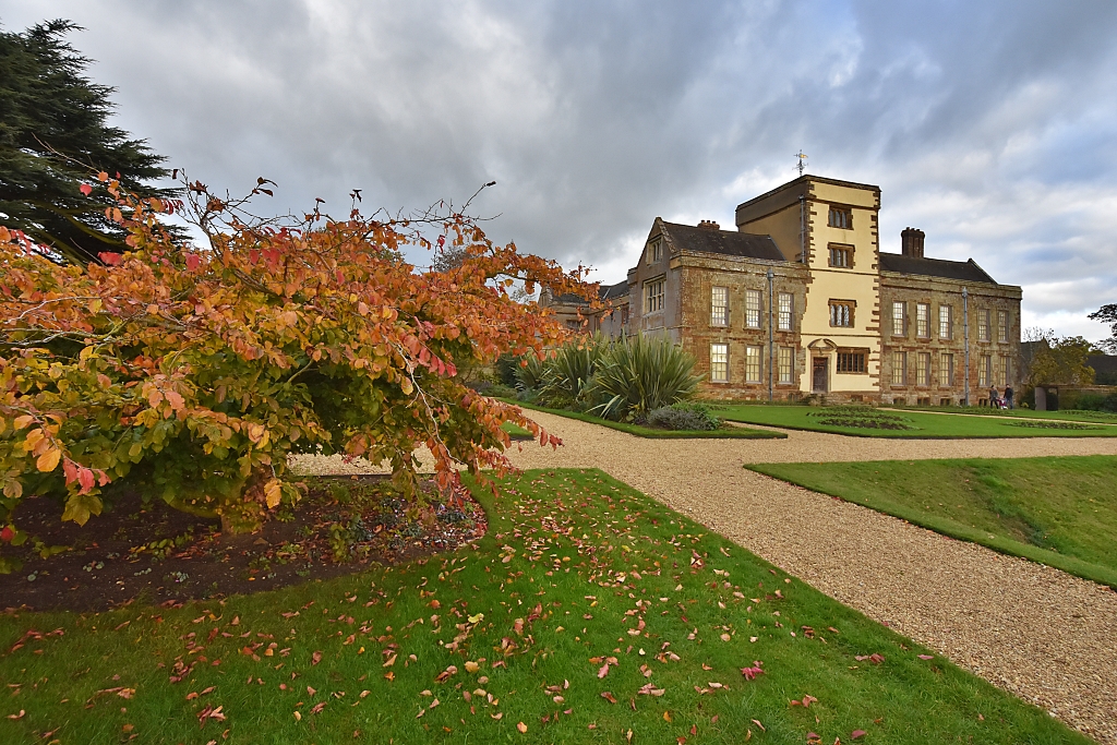 Canons Ashby House © essentially-england.com