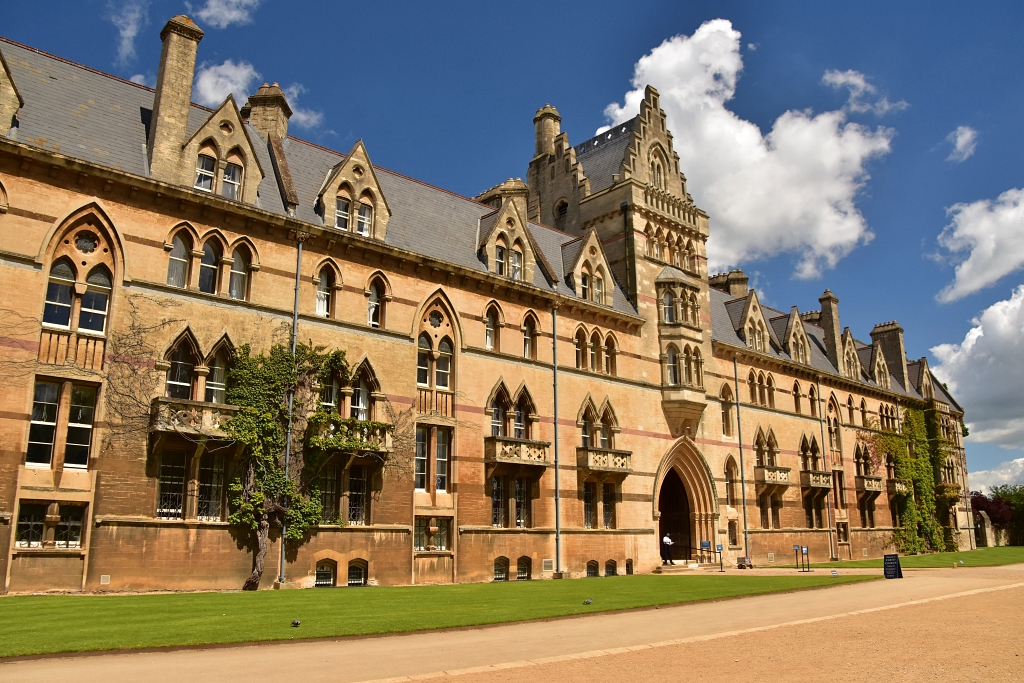 Christchurch College in Oxford © essentially-england.com