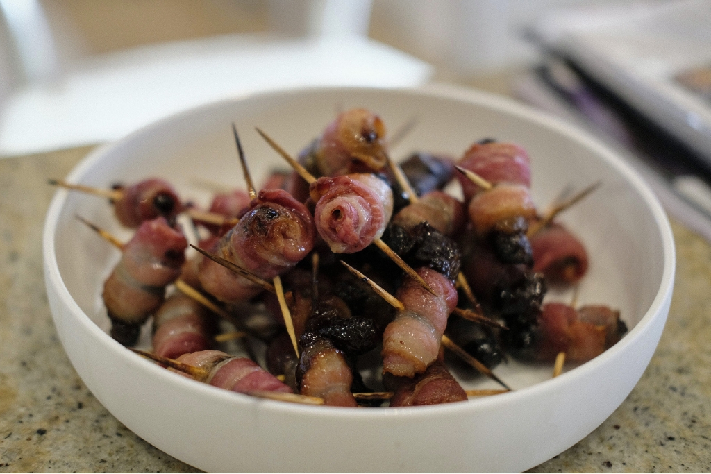 Bowl of Devils on Horseback © Shuvra Mahmud | Getty Images canva.com