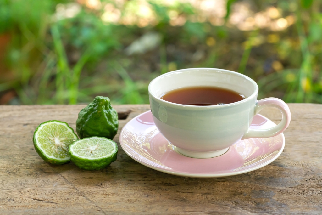 Earl Grey Tea and Bergamot Fruit © Ninetechno | Getty Images canva.com