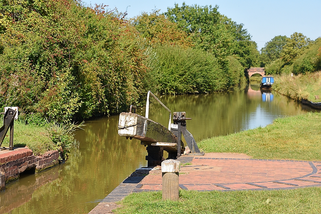 Looking Back From Bearley Lock No. 39 to Bridge 56 © essentially-england.com