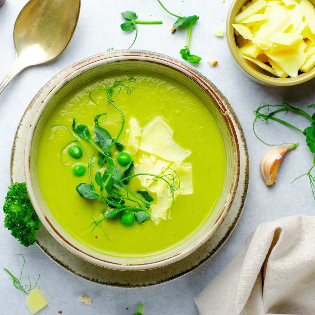 Green Pea Soup © Iulia Cozlenco | Getty Images canva.com