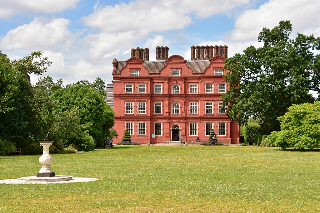 Kew Palace © essentially-england.com