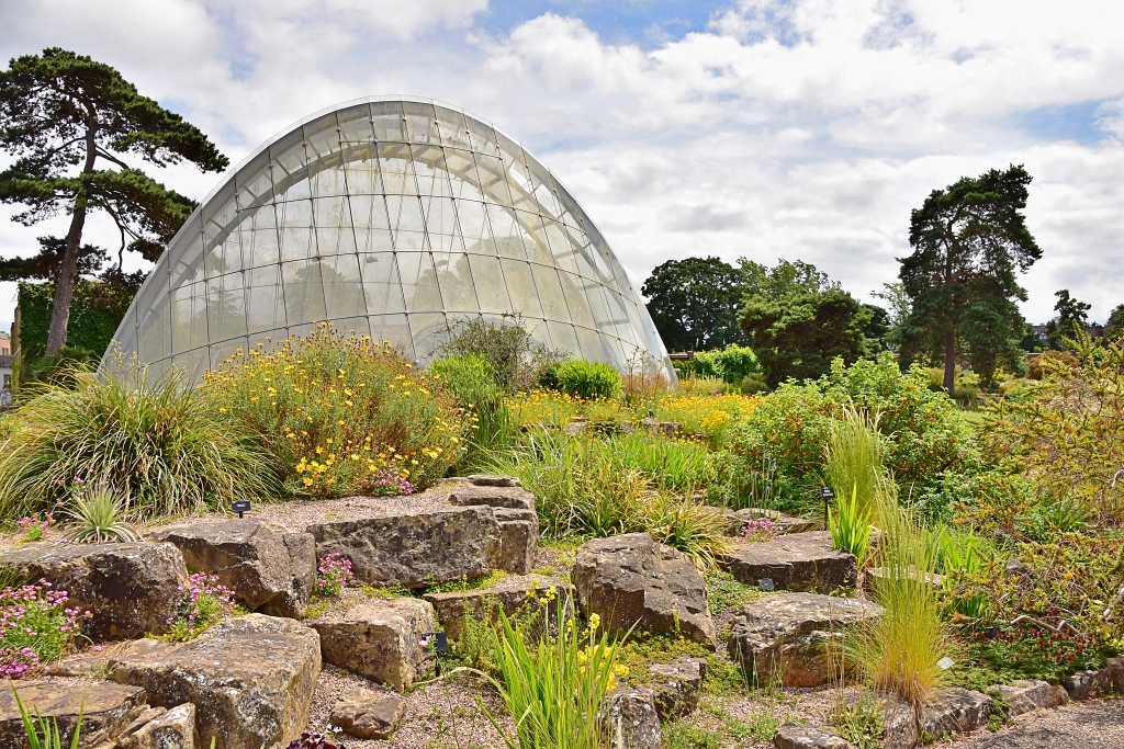 The Rock Garden and Davies Alpine House © essentially-england.com