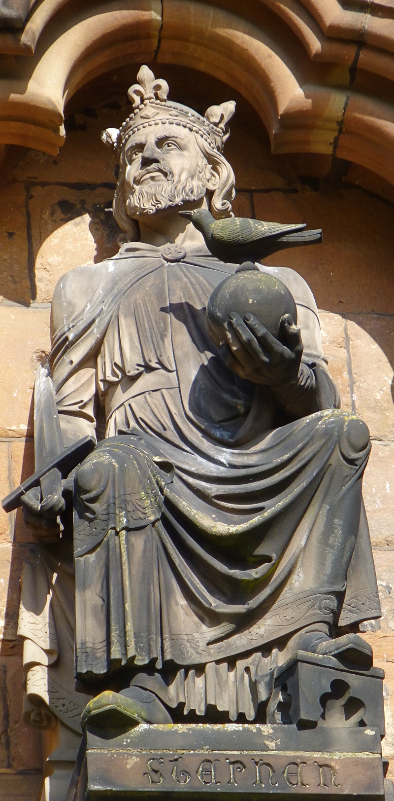 Lichfield Cathedral King Stephen Statue © essentially-england.com