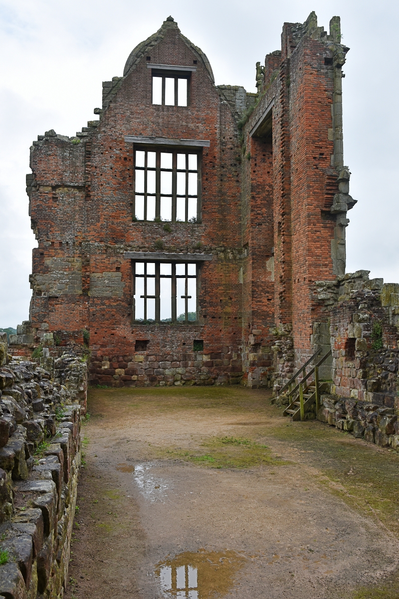 Inside the Dinning Chamber © essentially-england.com