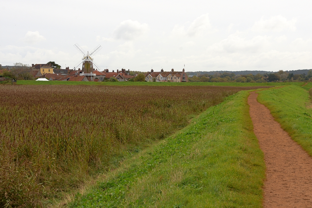 The Footpath into Cley-next-the-Sea © essentially-england.com