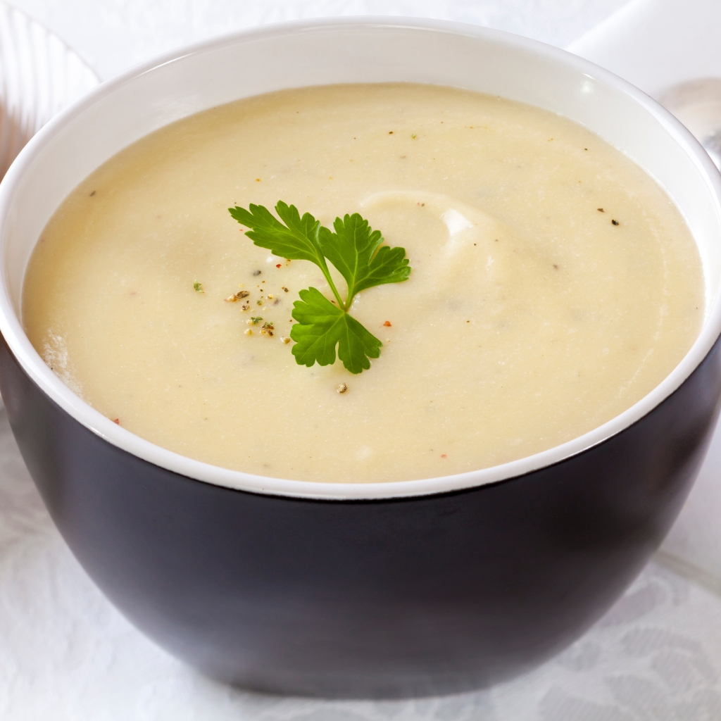 Easy Potato Soup © travellinglight | Getty Images canva.com