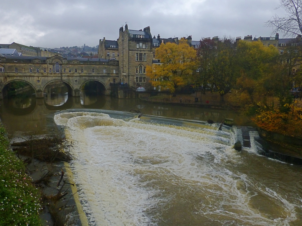 Pulteney Bridge in Bath © essentially-england.com