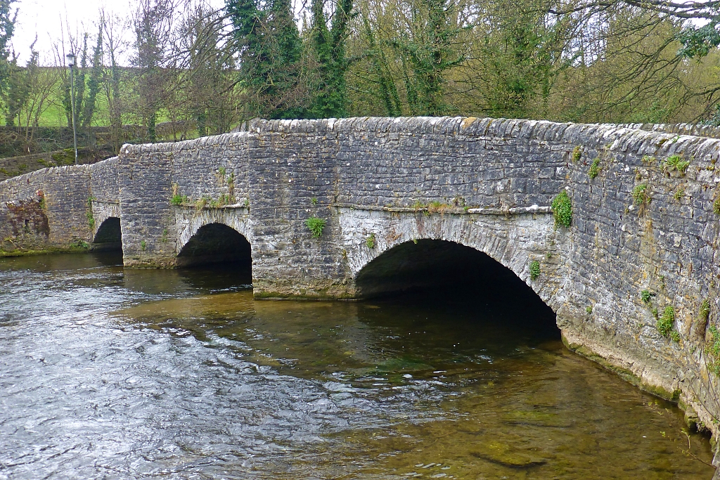 Sheepwash Bridge in Ashford-in-the-Water © essentially-england.com