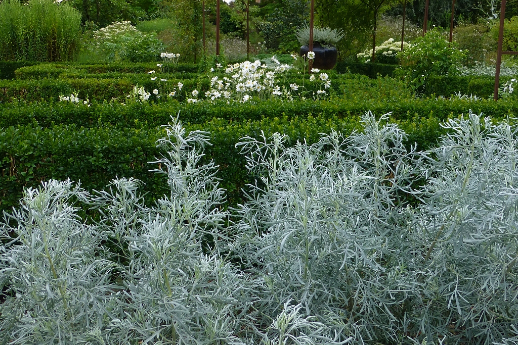 The White Garden in Sissinghurst Gardens © essentially-england.com