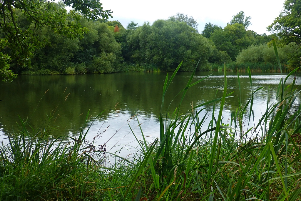 Walking Around the Lakes at Sissinghurst Castle Gardens © essentially-england.com