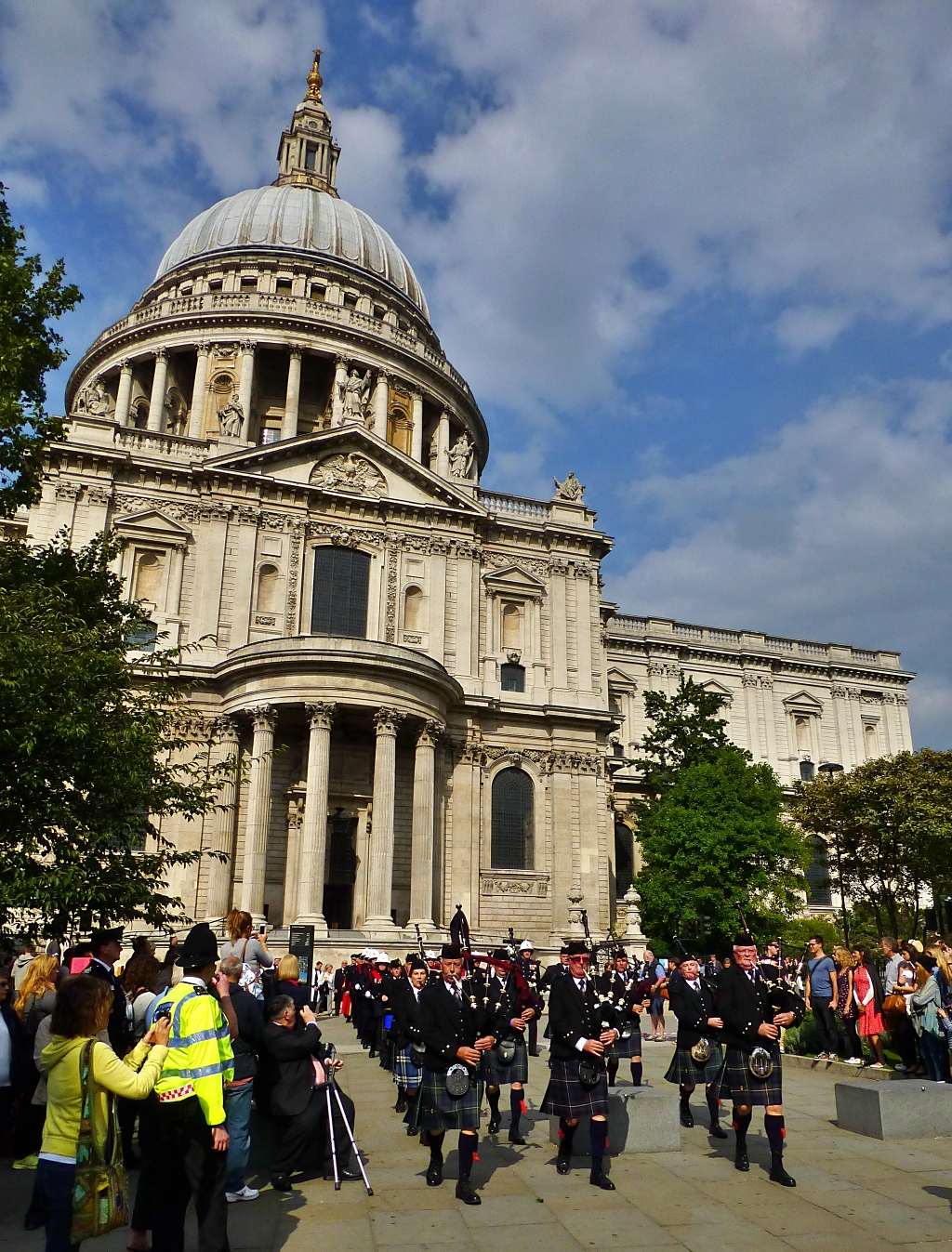 St. Paul's Cathedral © essentially-england.com