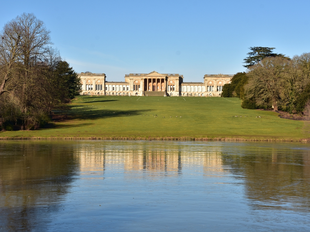 Stowe House in Stowe Gardens © essentially-england.com