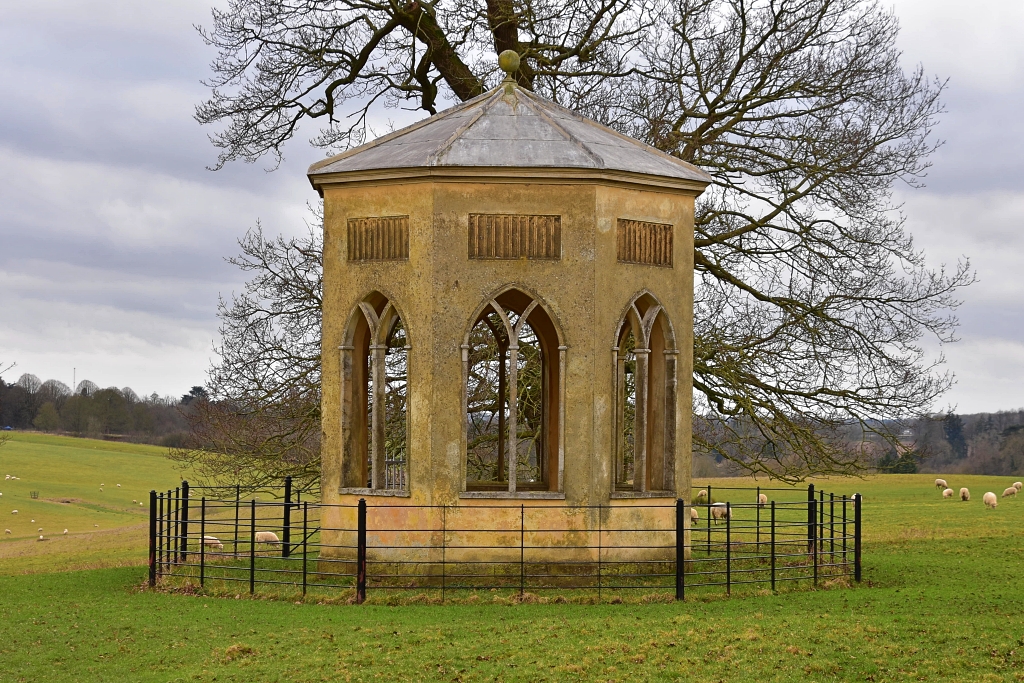 The Conduit House in Stowe Parkland © essentially-england.com