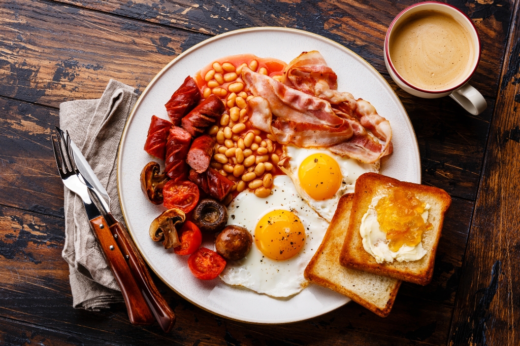 Traditional English Breakfast © Lisovskaya | Getty Images canva.com