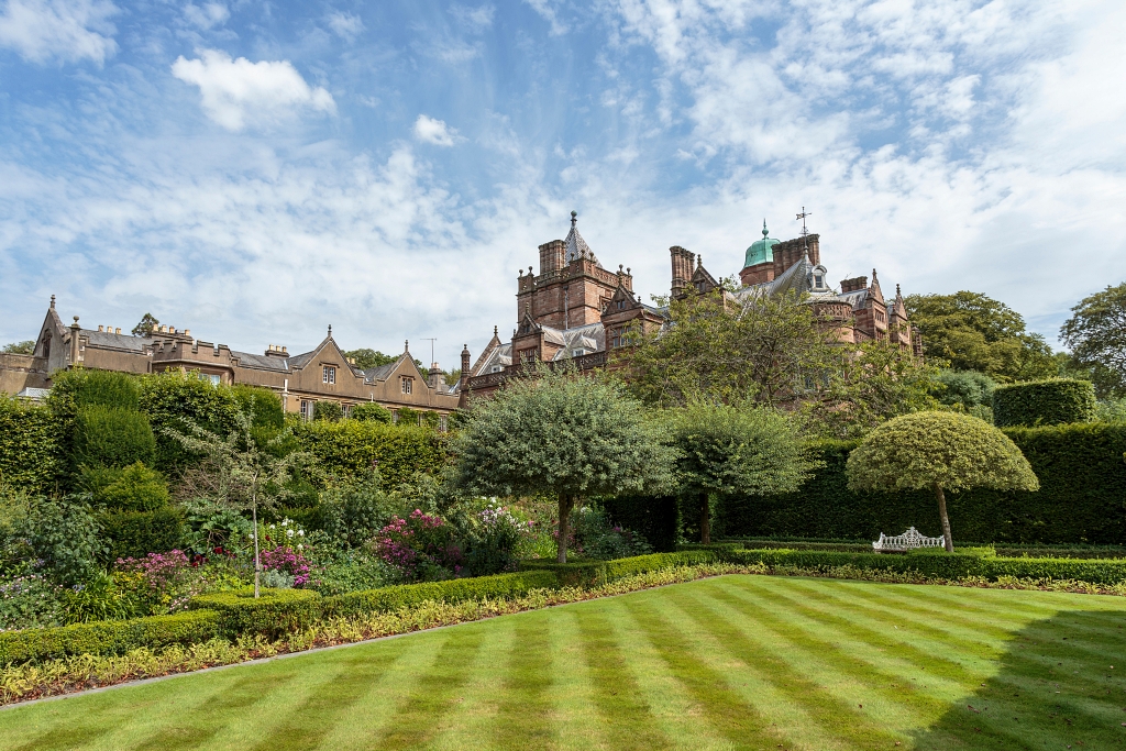 Holker Hall and Gardens © kentaylorphotography | 123RF.com