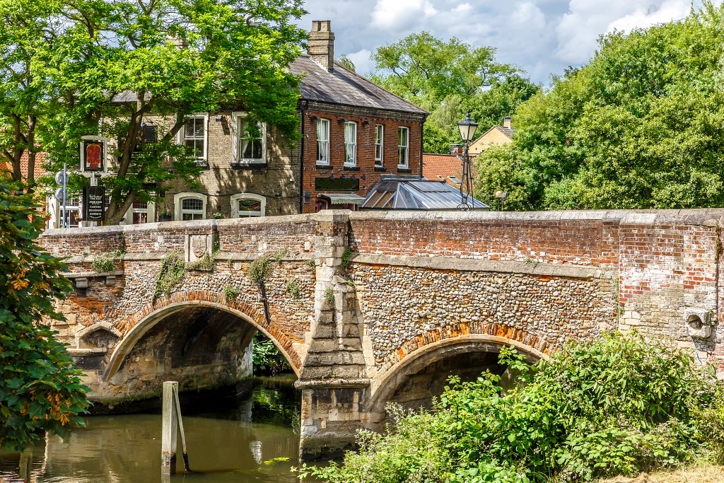 Bishops Bridge © Oscar Porras | depositphotos.com