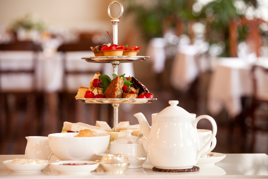 Traditional Afternoon Tea © laughingmango | Getty Images canva.com