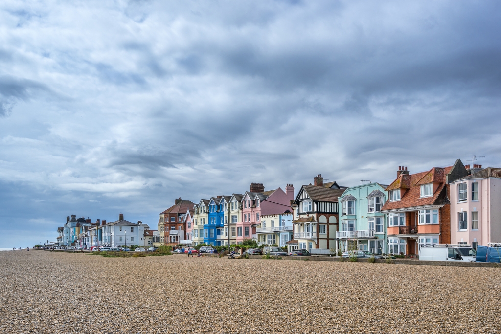 Aldeburgh Seafront and Beach © GordonBellPhotography | Getty Images canva.com