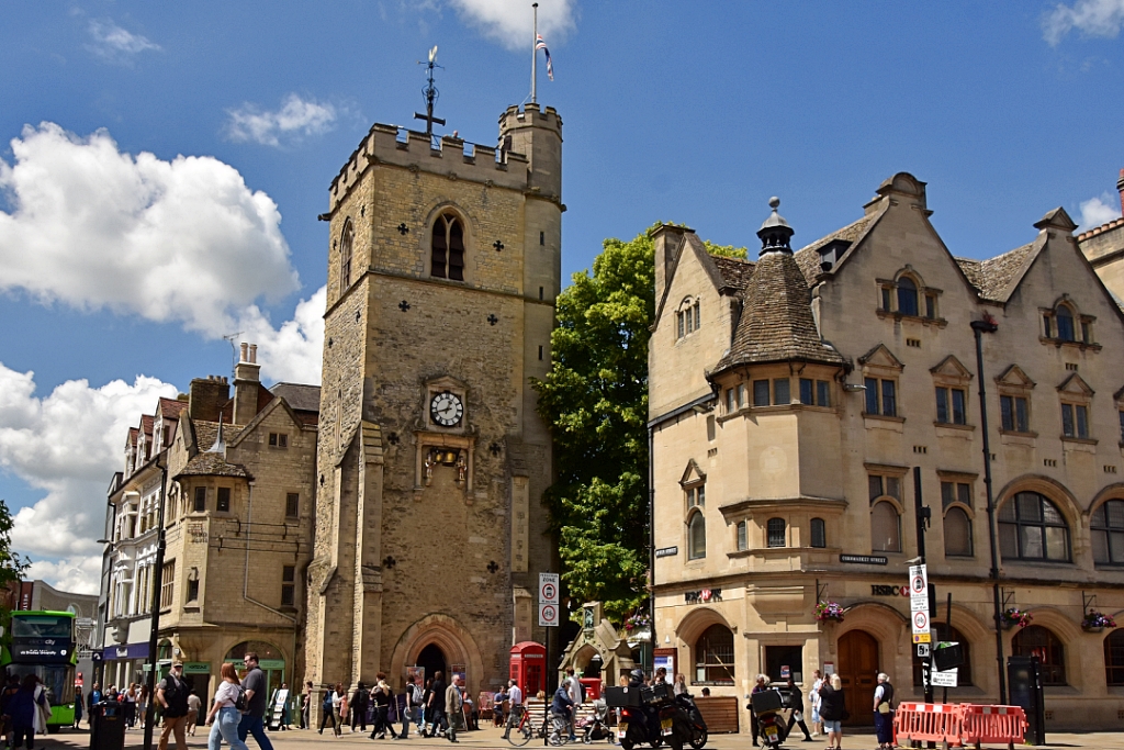 Carfax Tower in Oxford © essentially-england.com