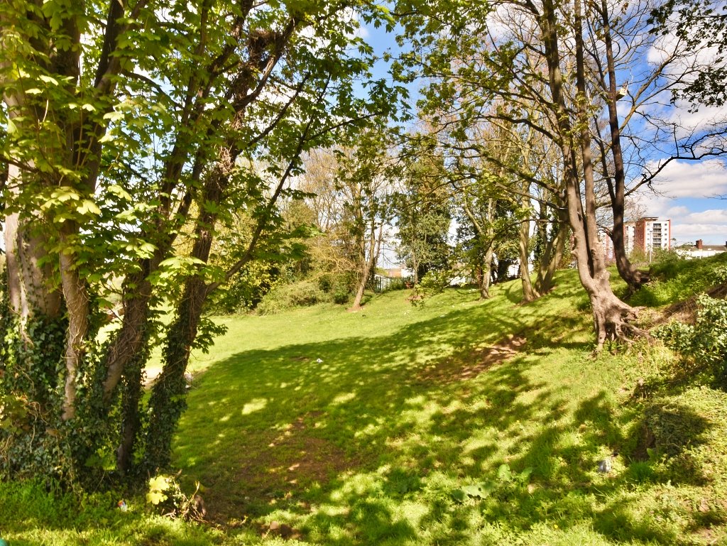 Northampton Castle Mound © essentially-england.com