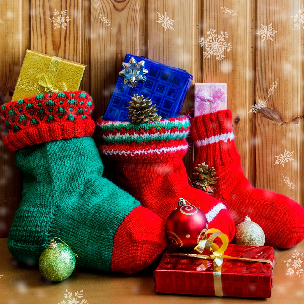 Christmas Stockings © lentus | Getty Images canva.com