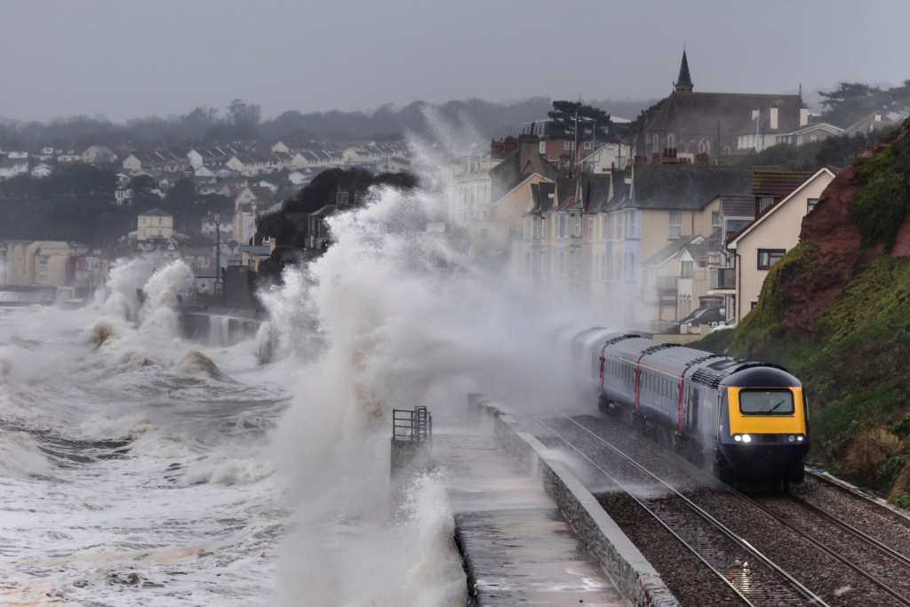 Intercity Train Leaving Dawlish During a Storm © Moorefam | Getty Images canva.com