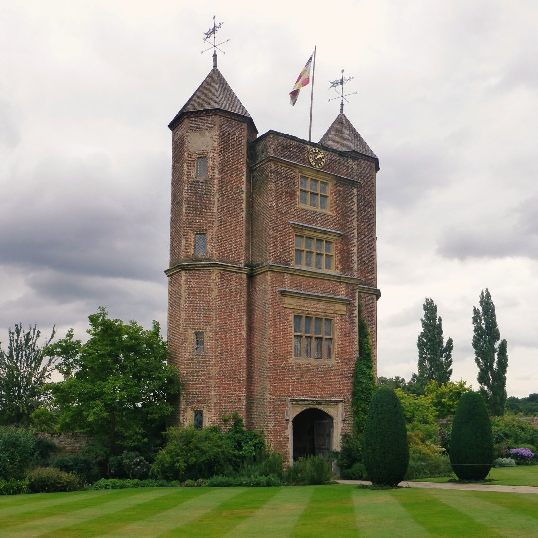 Sissinghurst Gardens in Kent © essentially-england.com