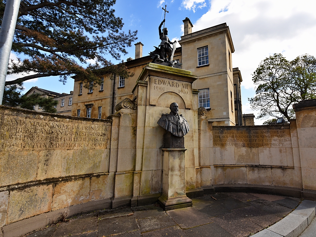 King Edward VII Memorial © essentially-england.com