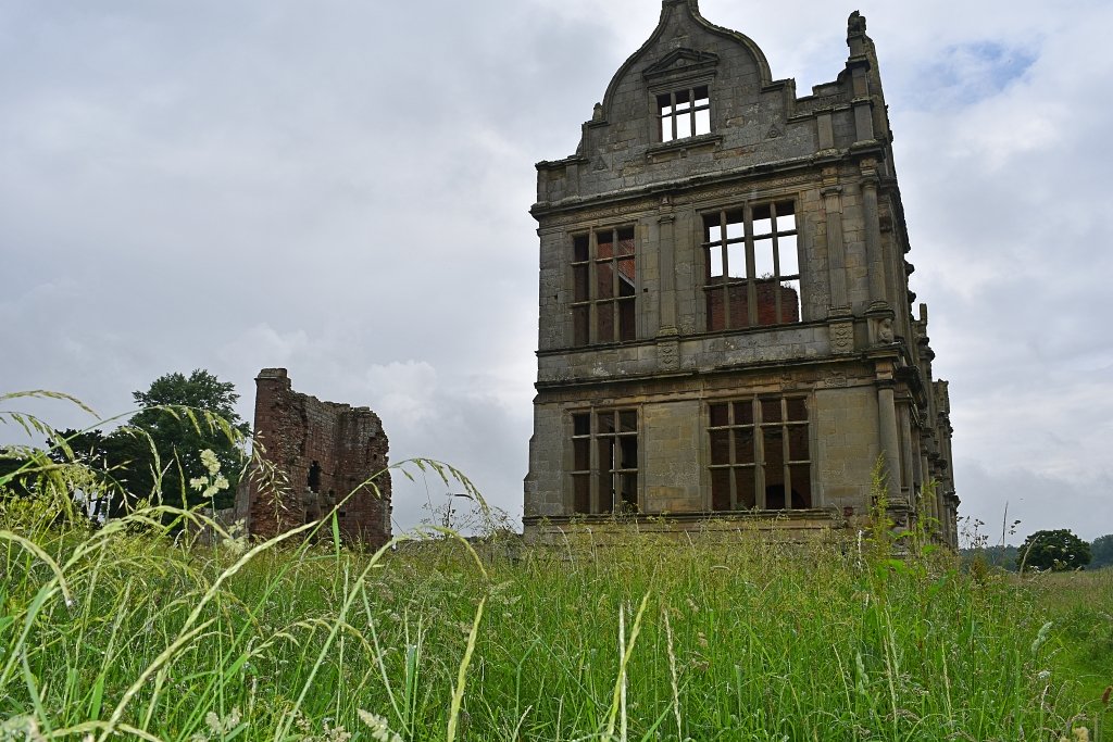 Windows and Gable of Elizabethan Wing © essentially-england.com