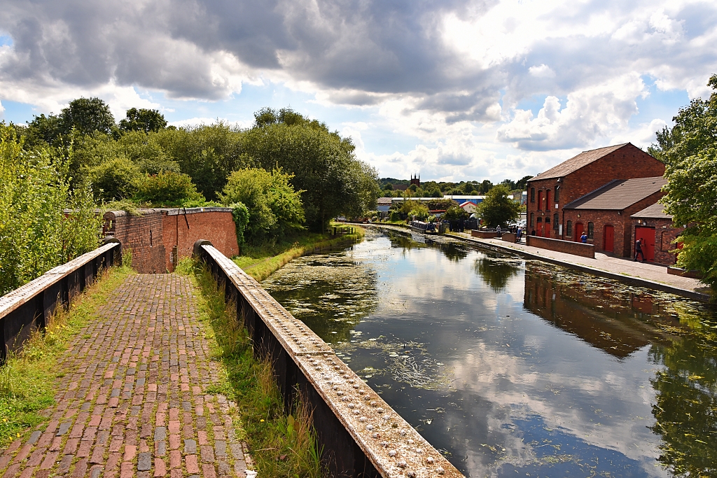 The View from Factory Junction Bridge Along the Birmingham Old Mainline Canal © essentially-england.com