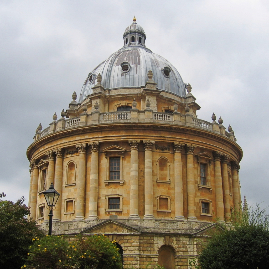 Radcliffe Camera in Oxford © essentially-england.com