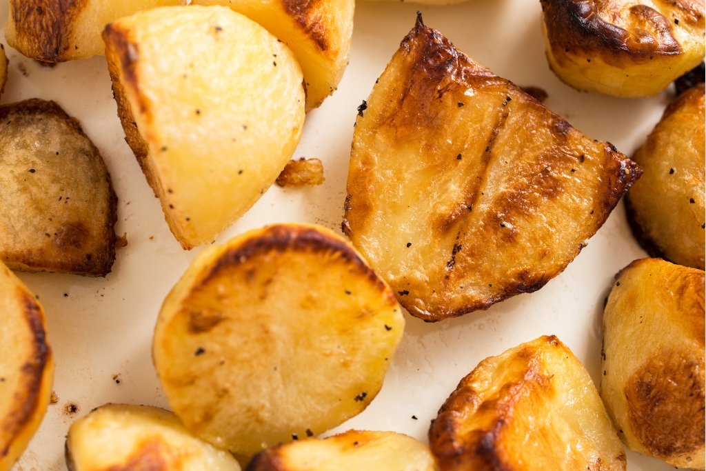 Roast Potatoes © john shepherd | Getty Images canva.com