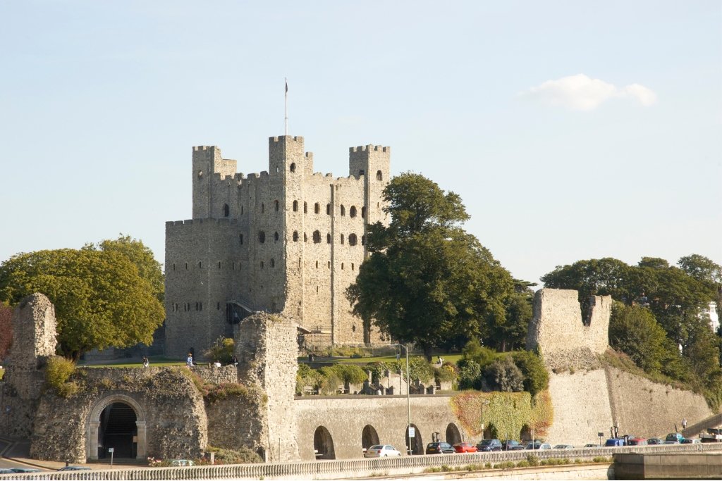 Rochester Castle © mbtaichi | Getty Images canva.com