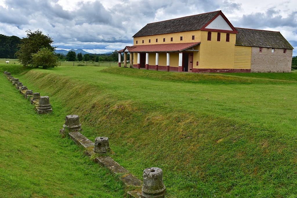 Images of the Recreated Town House at Wroxeter © essentially-england.com