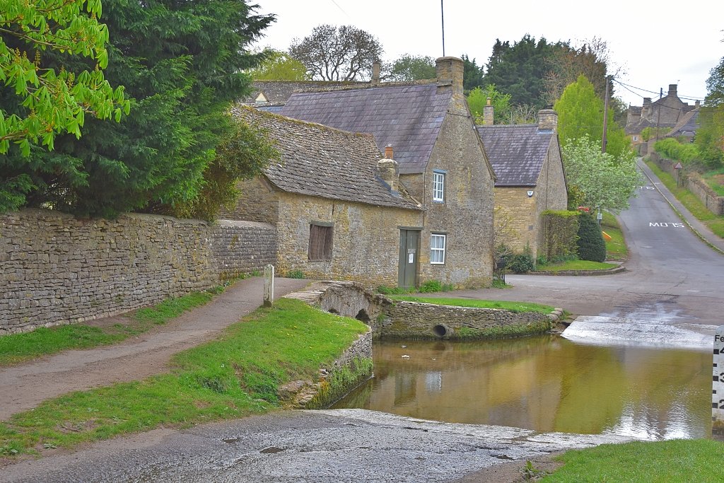 A Cotswold Scene - The Ford at Shilton © essentially-england.com