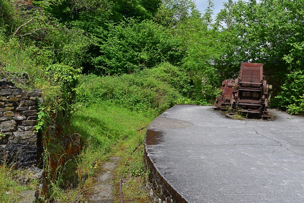 SDR Platform and Rusting Mineral Graders © essentially-england.com