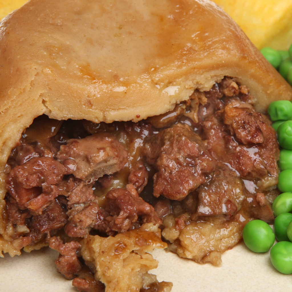 Steak and Kidney Pudding © JoeGough | Getty Images canva.com