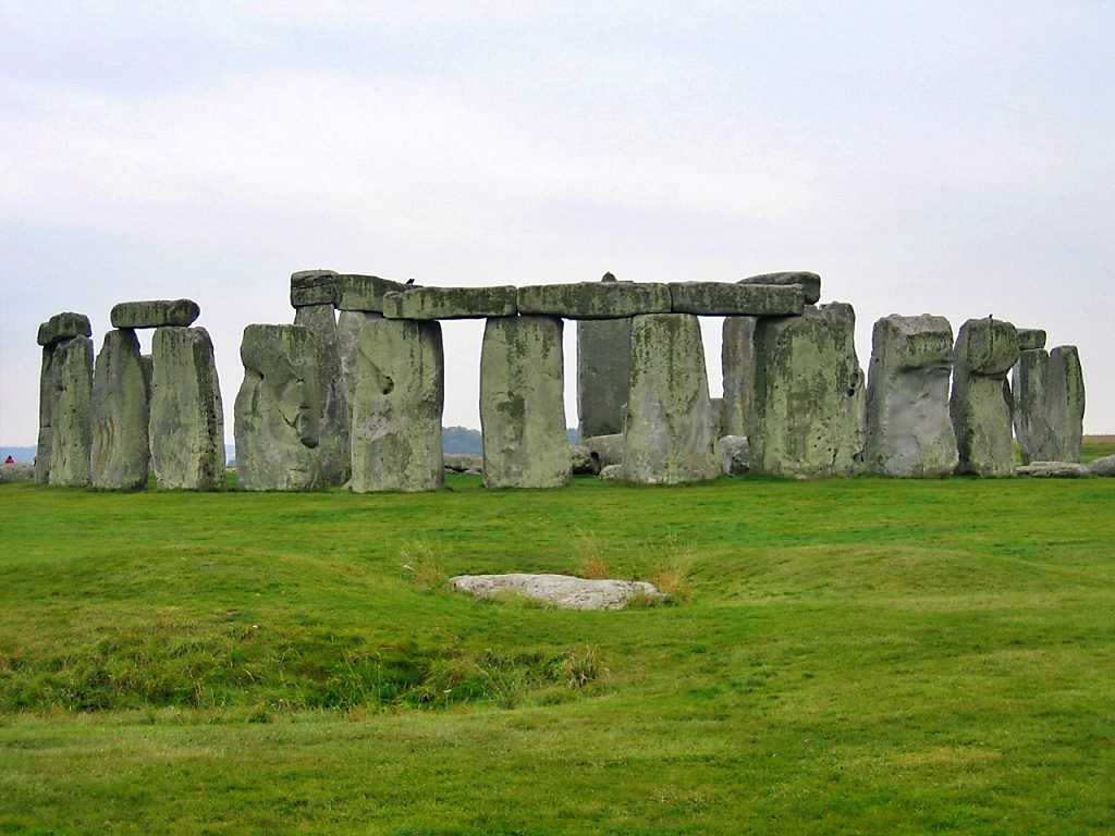 Stonehenge © essentially-england.com