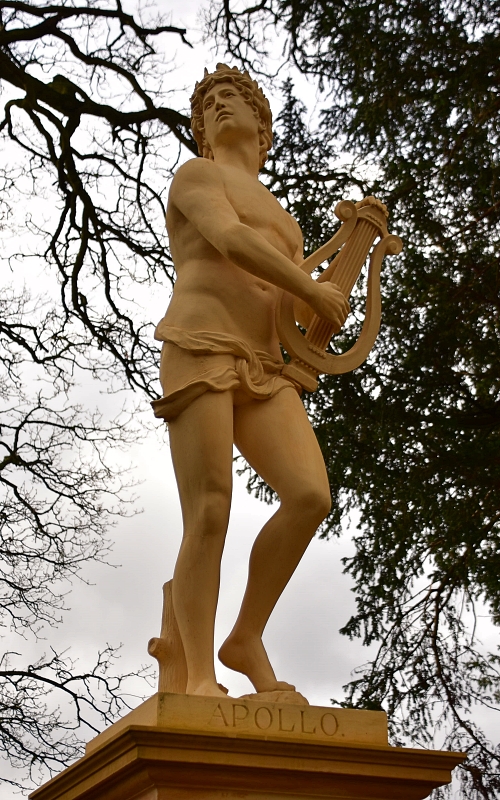 Apollo Statue Beside the Doric Arch in Stowe Gardens © essentially-england.com