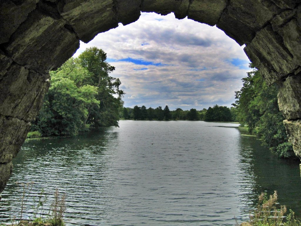 The Best View in Stowe Gardens © essentially-england.com