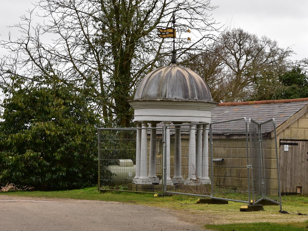 Boycott Lodge Monument in Stowe Parkland © essentially-england.com